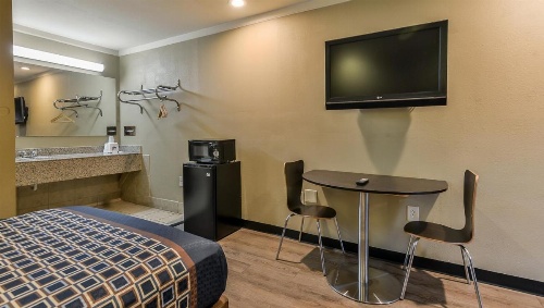 Budgetel Inn and Suites image 11