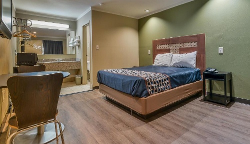 Budgetel Inn and Suites image 4